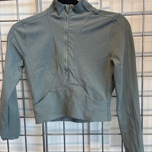 Junior cropped outdoor wear.